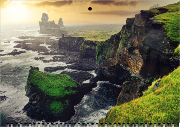 WALL CALENDAR - ICELAND 2025 Europe, Asia, Latin America and Oceania Edition - Image 5